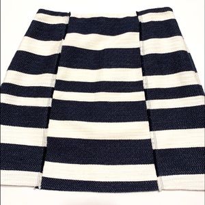 Loft Size 6 Navy White Fringe Blanket Skirt